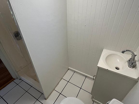 5th image of 1419 De La Vina St #G