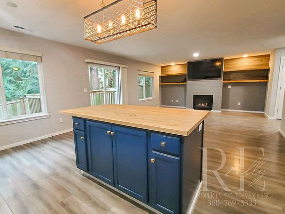 2nd image of 6698 Takota Pl NE