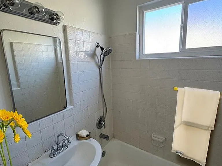 25 Bennett Ave — Photo 3