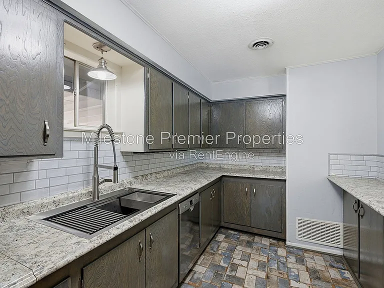 101 Lakewood Ln — Photo 8