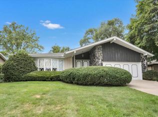 12130 Flambeau Dr, Palos Heights, IL 60463