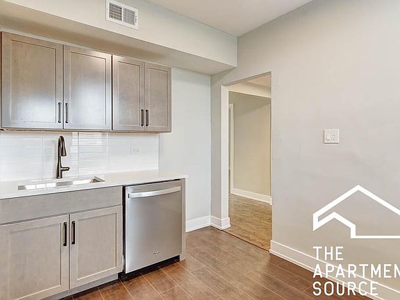 2nd image of 3152 W Sunnyside Ave #1F
