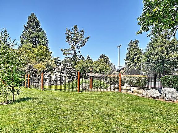 5th image of 361 Creekview Dr