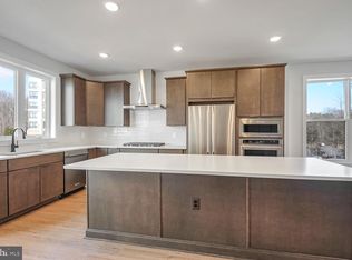 1653 Fellowship Sq, Reston, VA 20190