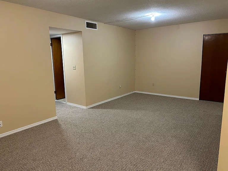 31 Woodsedge Dr #4B — Photo 11
