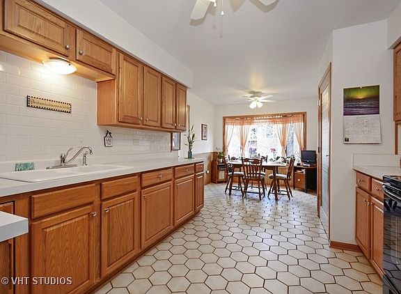 4th image of 9756 Mill Dr E #E-b1