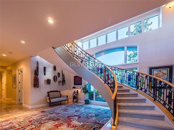 3rd image of 9833 Glenrock Dr