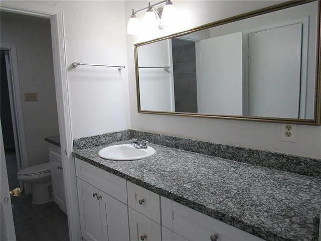 205 Clearview Pkwy #A — Photo 14