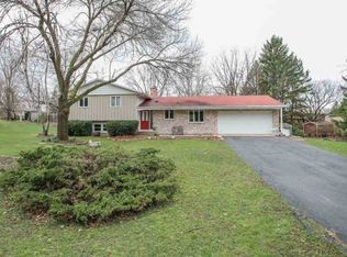 967 Yuma Cir, Stoughton, WI 53589