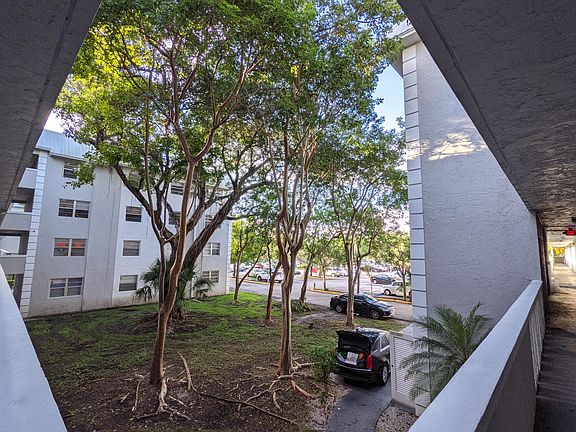 3rd image of 17255 SW 95th Ave #D253