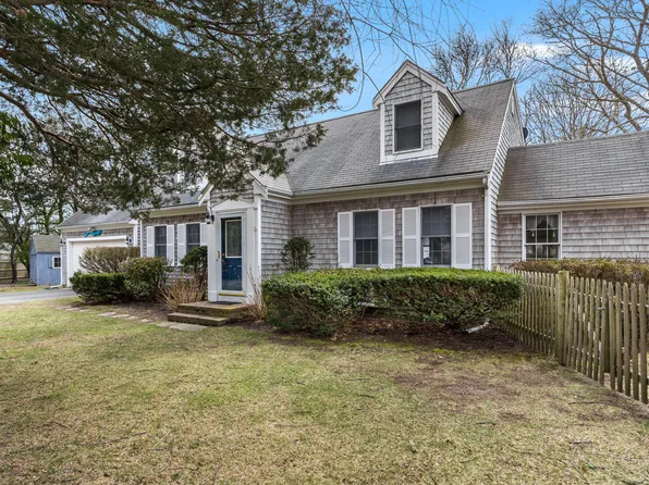 18 Savery Lane, Falmouth, MA 02540
