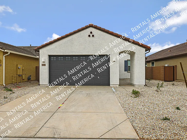 5938 N 90th Dr — Photo 2