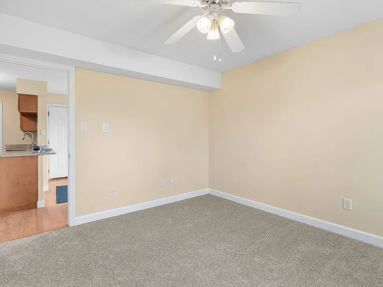 The Pawn - 1 Bed / 1 Bath - 631-661 Sq.Ft.