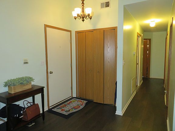 4th image of 1540 Thornfield Ln APT 6