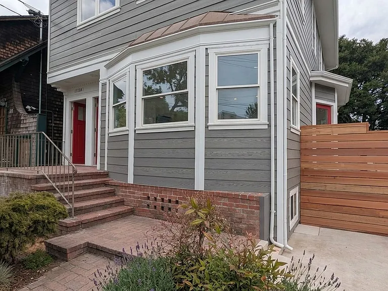 2728 Stuart St #A — Photo 2