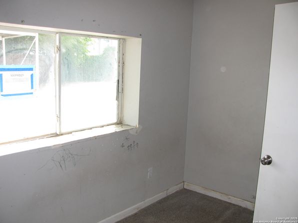 san-antonio-texas-169079185 picture