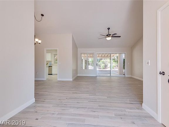 5th image of 2641 Saltbush Dr
