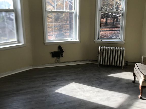 4th image of 278 Belleville Ave #2