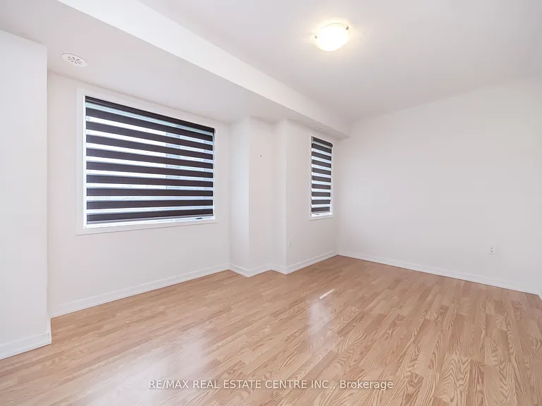 30 Lambert Ln — Photo 24