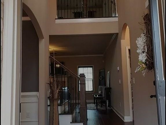 3rd image of 221 Jester Ct