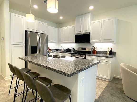 3rd image of 982 Holly Leaf Ln #2