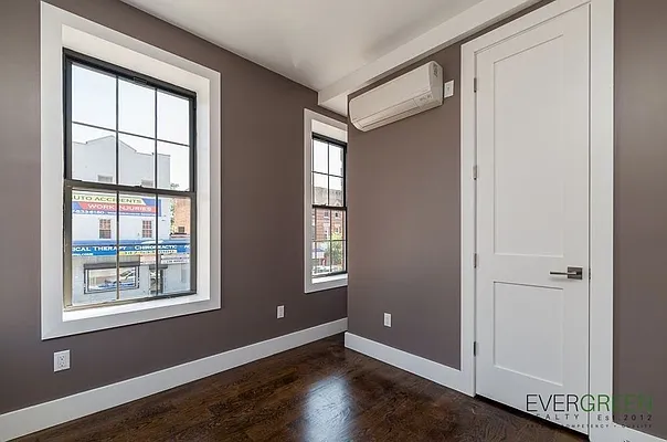 Rented by Evergreen Apartments BK | media 4