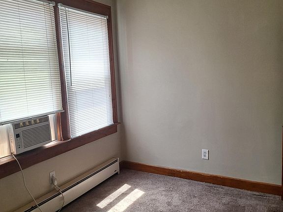 4th image of 3179 N High St #1