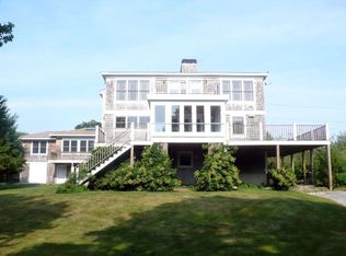 15 Starr Dr W, Narragansett, RI 02882