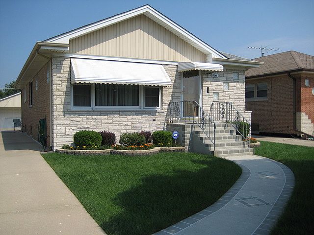 1st image of 7748 W Sunnyside Ave