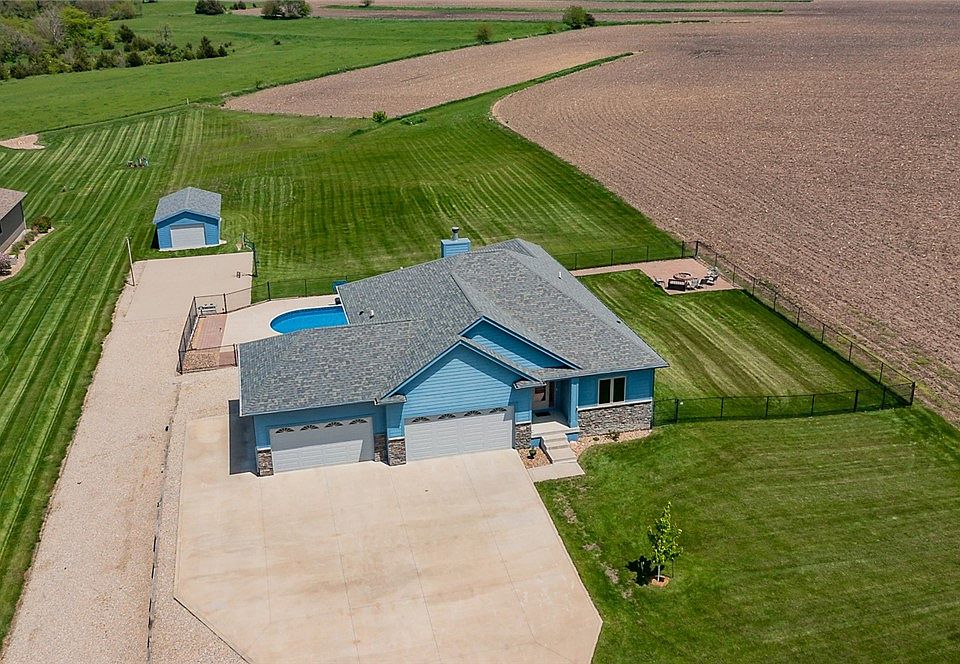 1st image of 7393 NE Berwick Dr