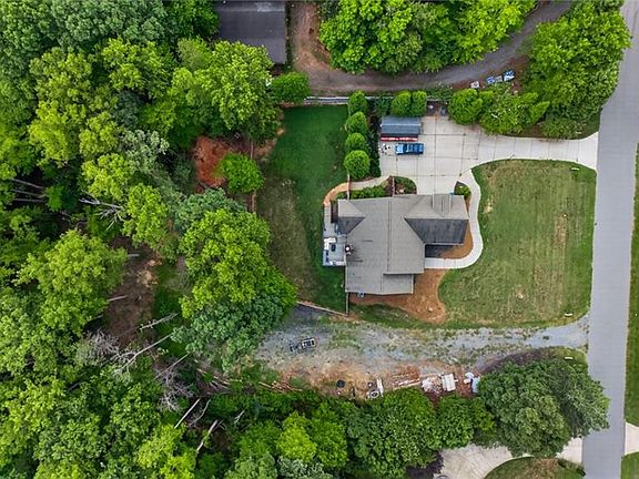 5th image of 350 Morning Glory Rd