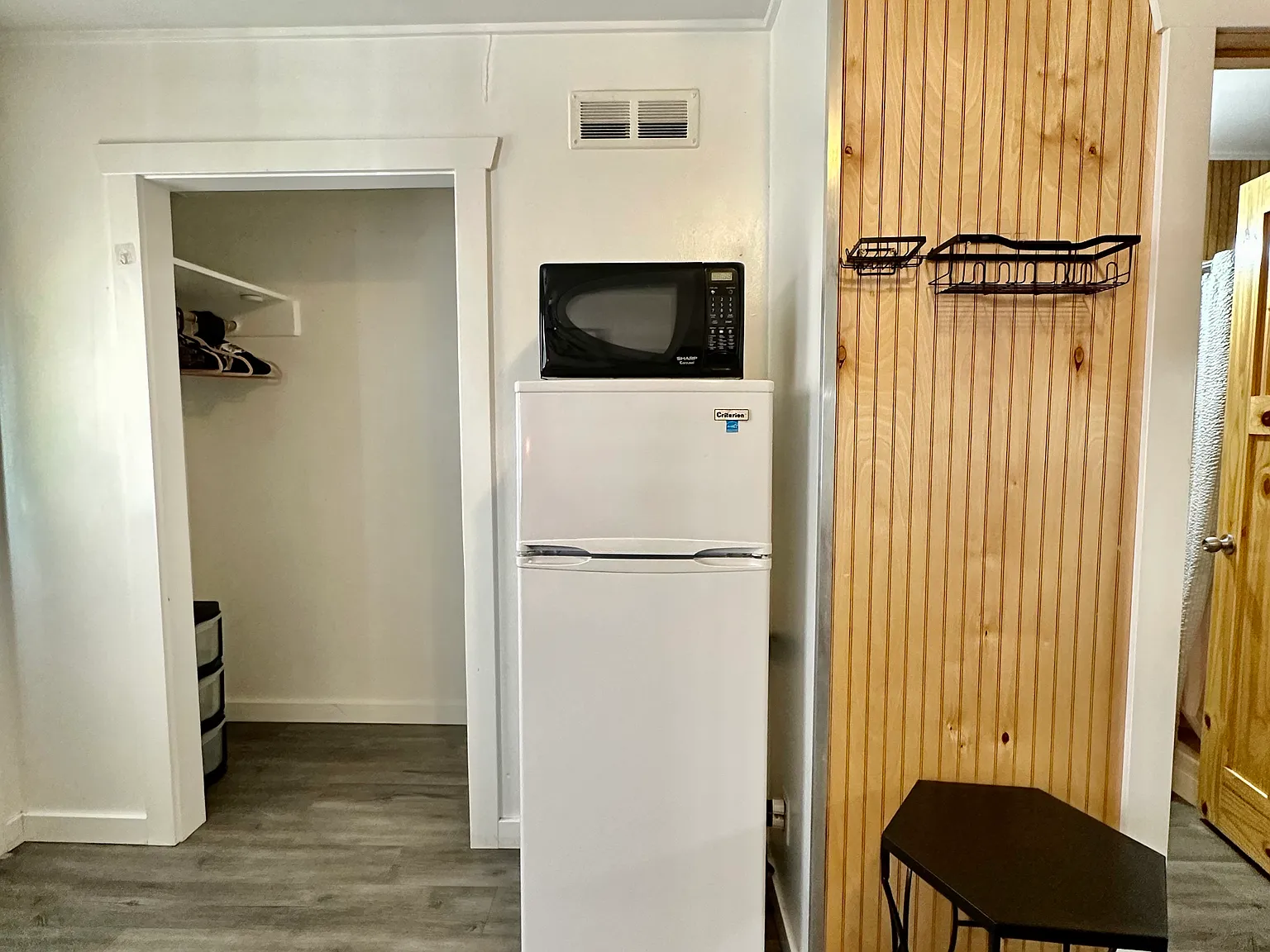 Studio, 240 sqft, $895 — Photo 4