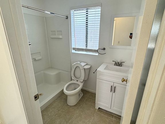 4th image of 65-67 S Santa Cruz St #65B