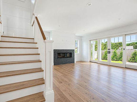 5th image of 13 Fawn Ln