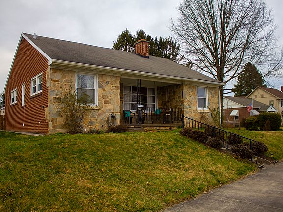 2nd image of 209 South St