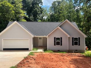 245 Oak Ridge Dr, Greenwood, SC 29649