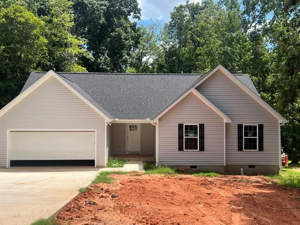 245 Oak Ridge Dr, Greenwood, SC 29649