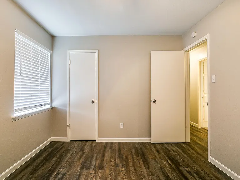 512 Stallion Ln — Photo 15