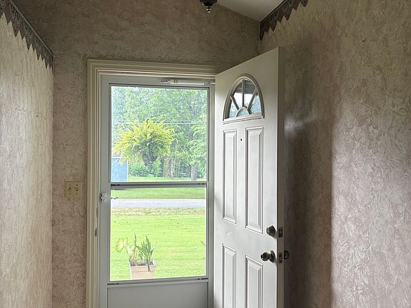 3rd image of 123 Stiles Ln