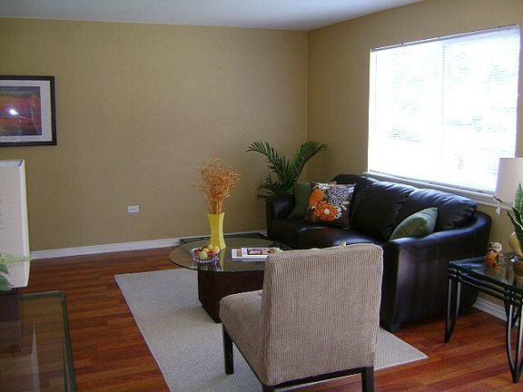 2nd image of 2229 N Lafayette St #Triplex