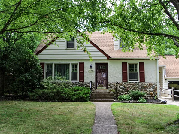 1040 Cherry Ln, Southampton, PA 18966