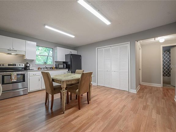 2nd image of 3415 E Diana St