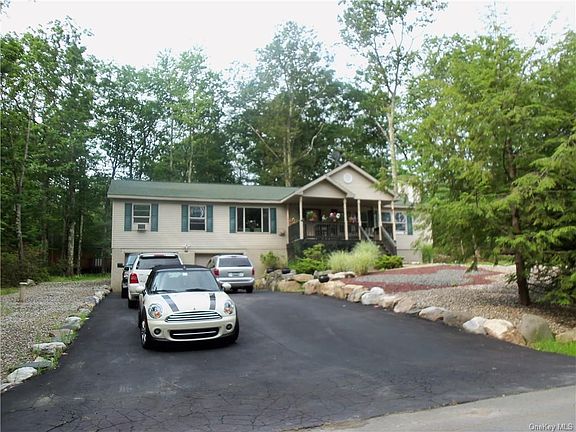 3rd image of 66 Surrey St