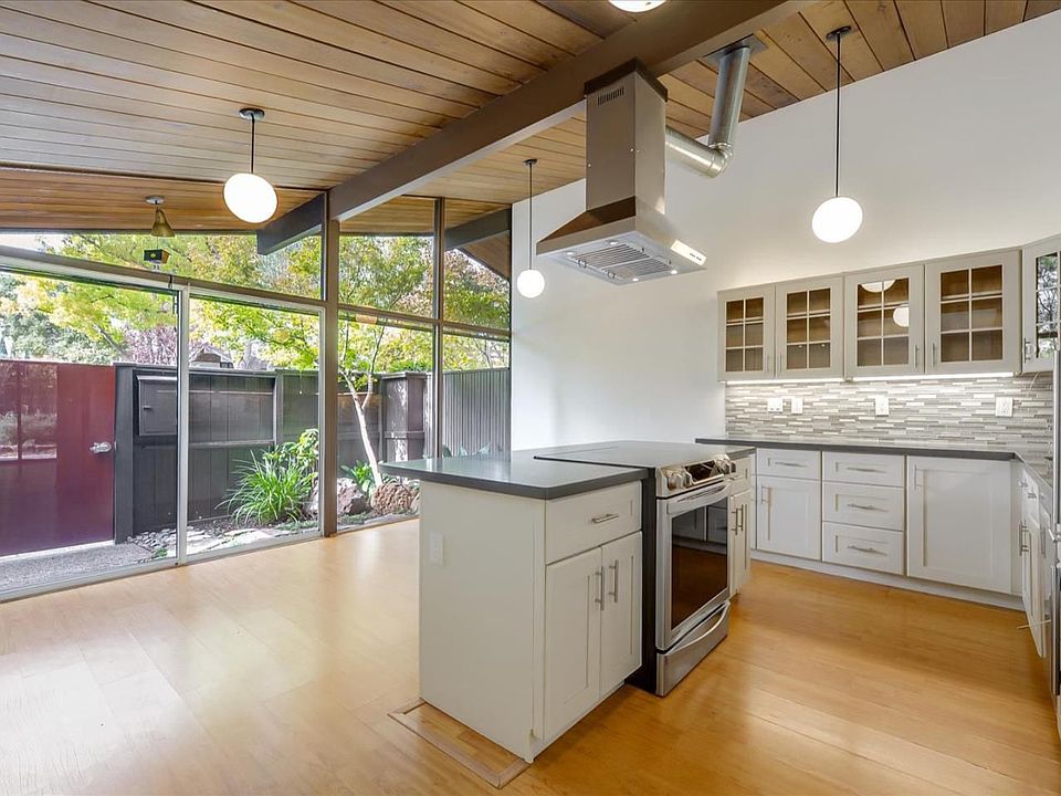 1st image of 155 Greenmeadow Way