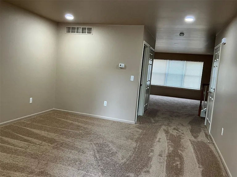 48161 Nottinghill Ln — Photo 5