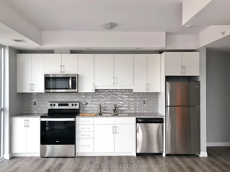 60 Charles St W #1110 — Photo 4
