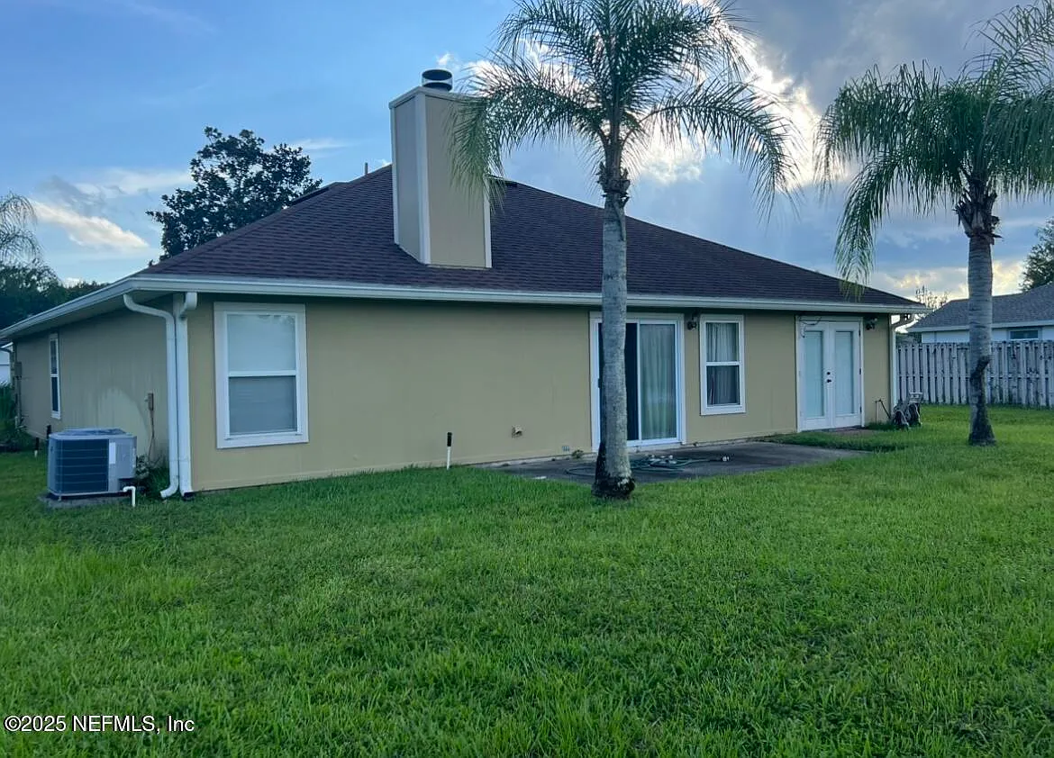 4 bed, 2.0 bath, 1594 sqft, $2,400 — Photo 3