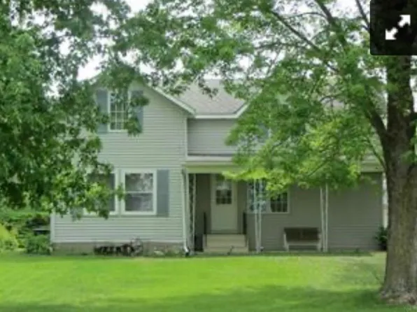 406 N 3rd St, Raymond, IA 50667