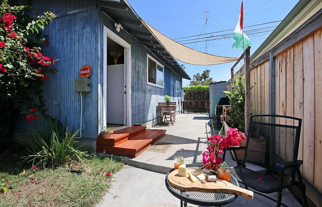 Nile St, San Diego — Photo 1