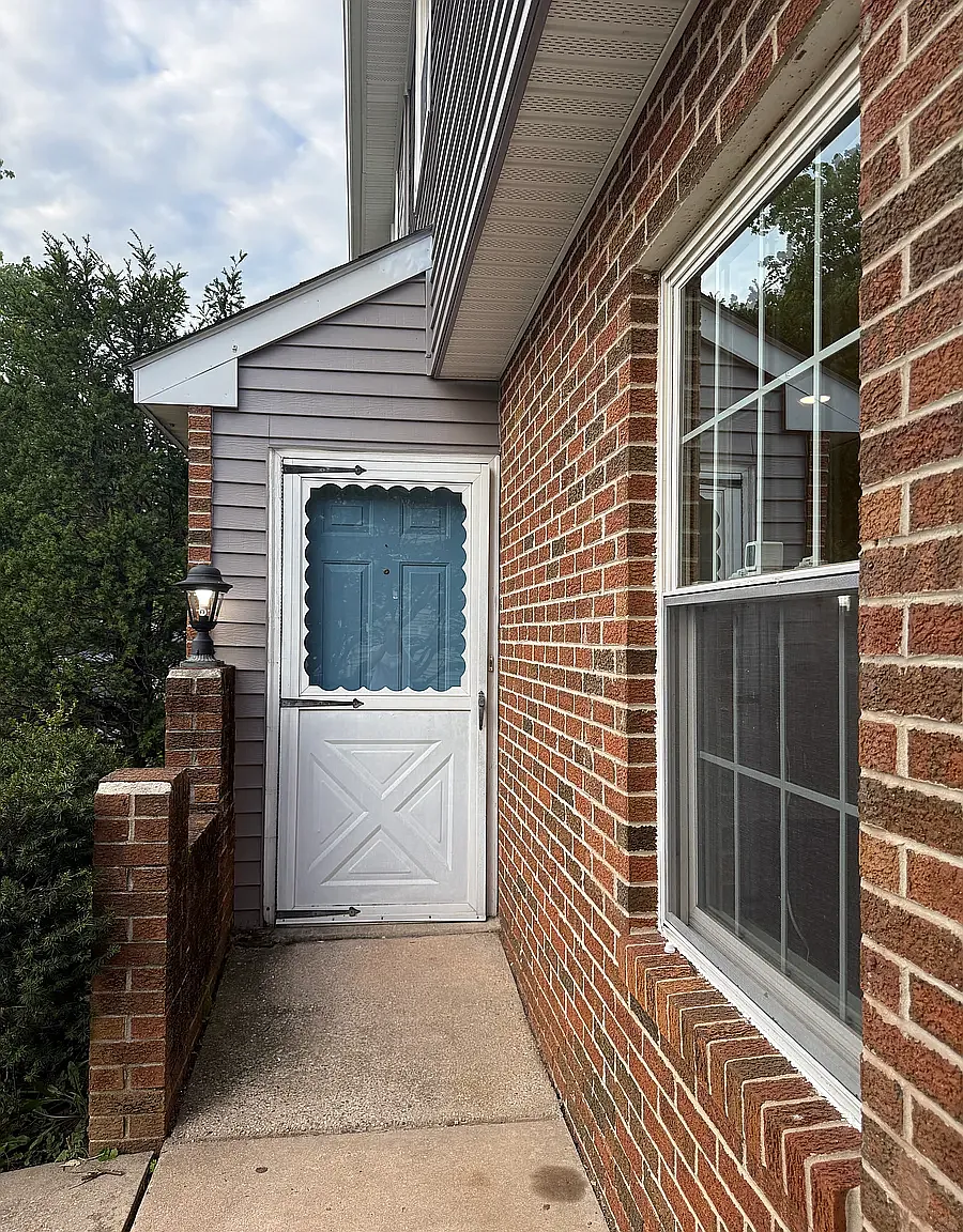 5 bed, 3.5 bath, 2324 sqft, $3,100 — Photo 4